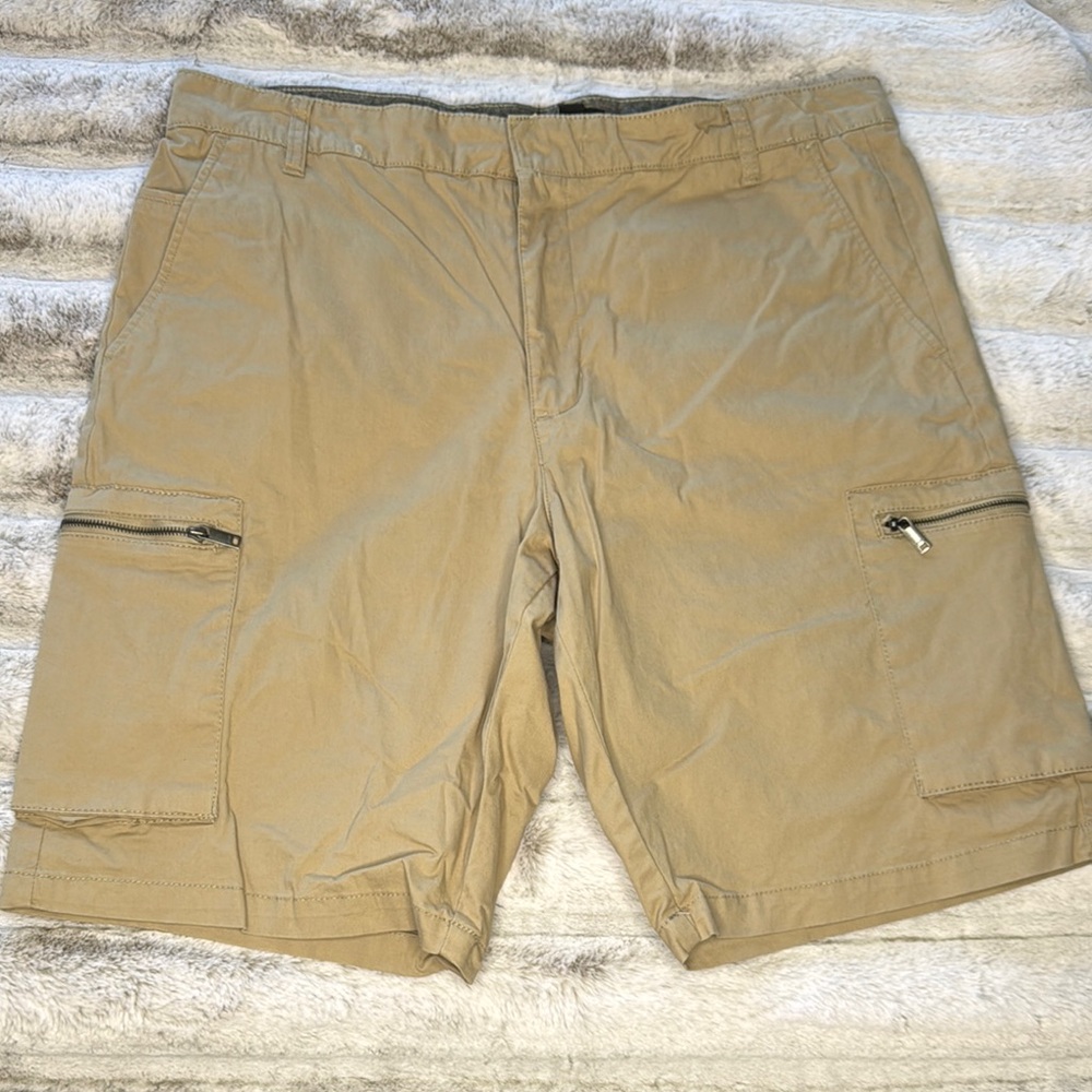 DKNY Tan Cargo Shorts size 36